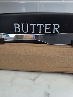 Source Unknown Black Butter Dish with Stainless Spread Knife